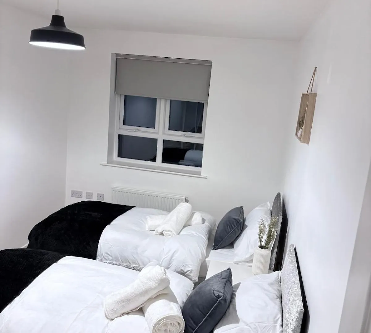 2-Bedroom 1-Bathroom Apartment Sheffield, Sleeps Up To 4, 1-Double Bed 2-Single Beds Open Plan Kitchen With Dining Area And Lounge Ηνωμένο Βασίλειο