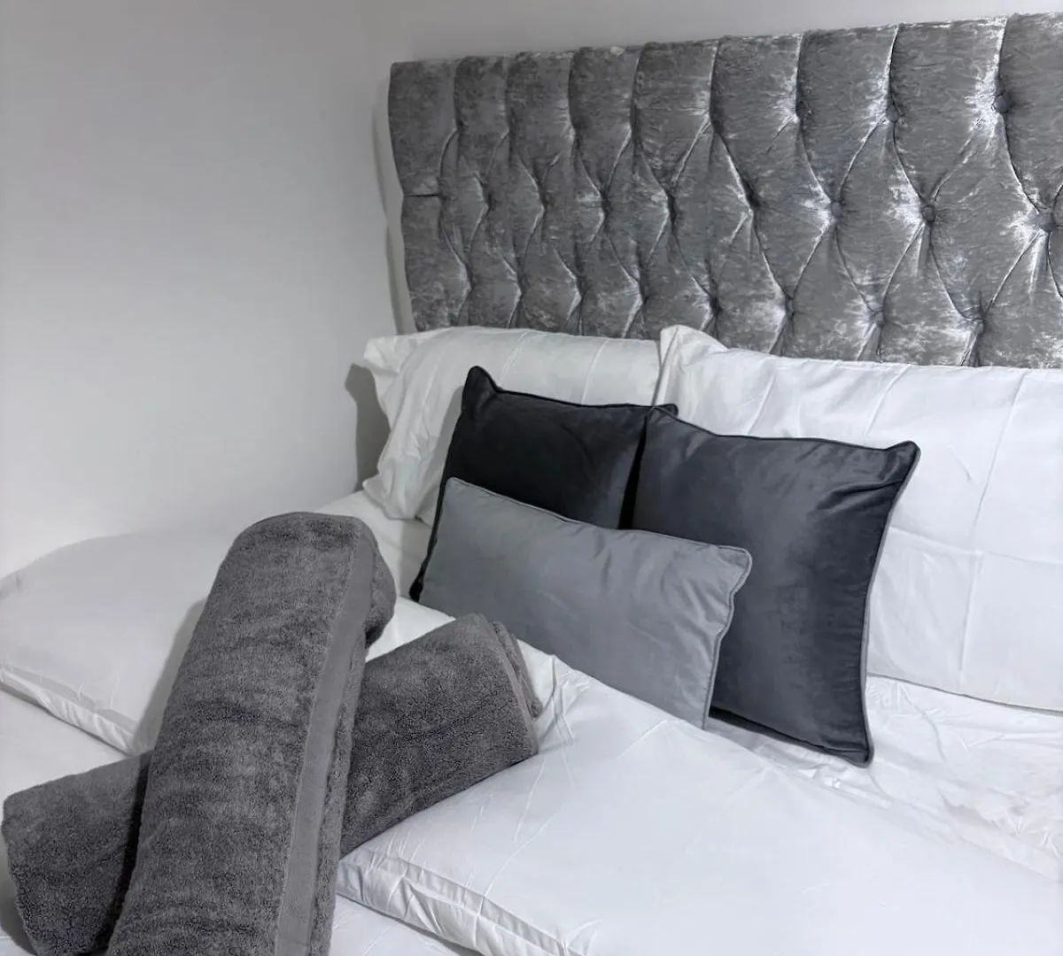 2-Bedroom 1-Bathroom Apartment Sheffield, Sleeps Up To 4, 1-Double Bed 2-Single Beds Open Plan Kitchen With Dining Area And Lounge Ηνωμένο Βασίλειο
